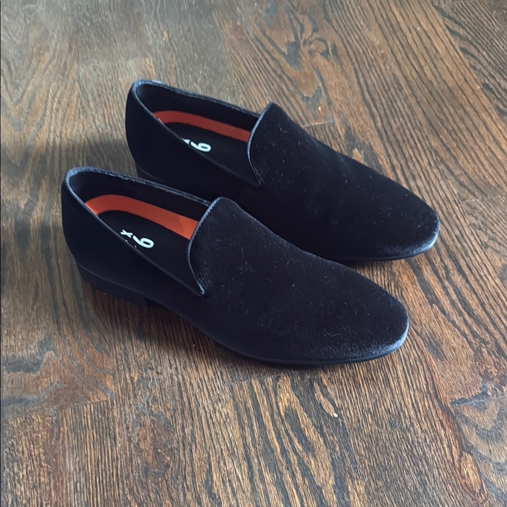 Mix No. 6 Black Slip-On Loafers Sleek Design